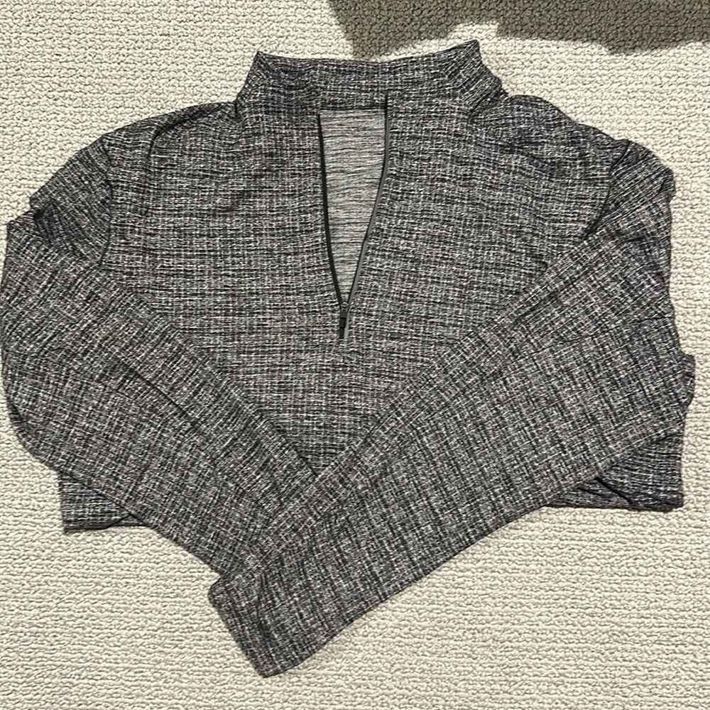 Lululemon XL 1/4 Zip in Grey Pattern